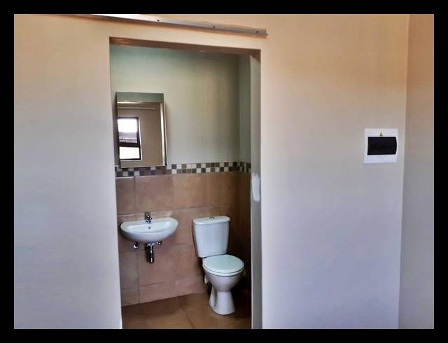 1 BEDROOM APARTMENT TO LET IN DOUGLAS VALLEY